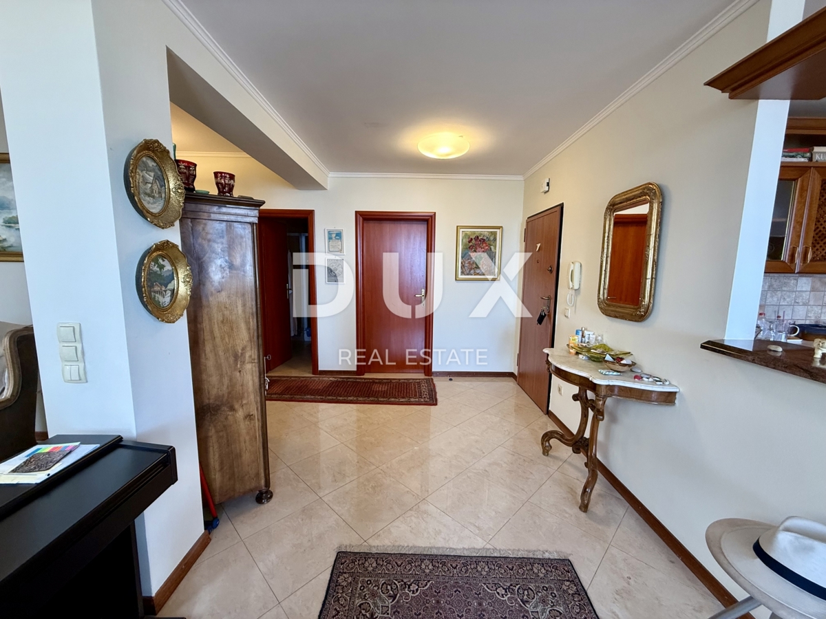 OPATIJA, VOLOSKO - RARO! 115 m2 in una vecchia villa con vista mare