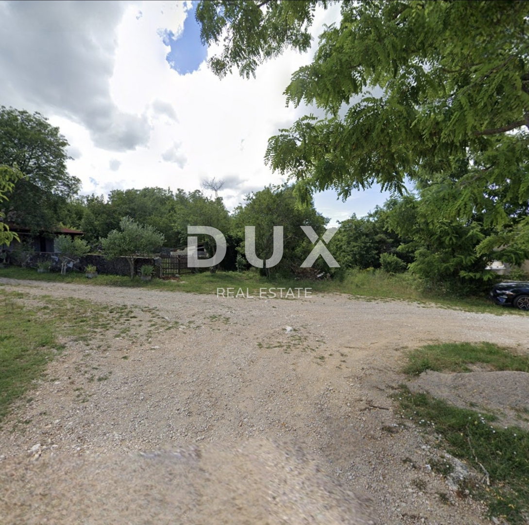 ISOLA DI KRK, SVETI VID DOBRINJSKI - terreno edificabile 4288m2 suddiviso in 7 lotti per ville con piscina/appartamenti 