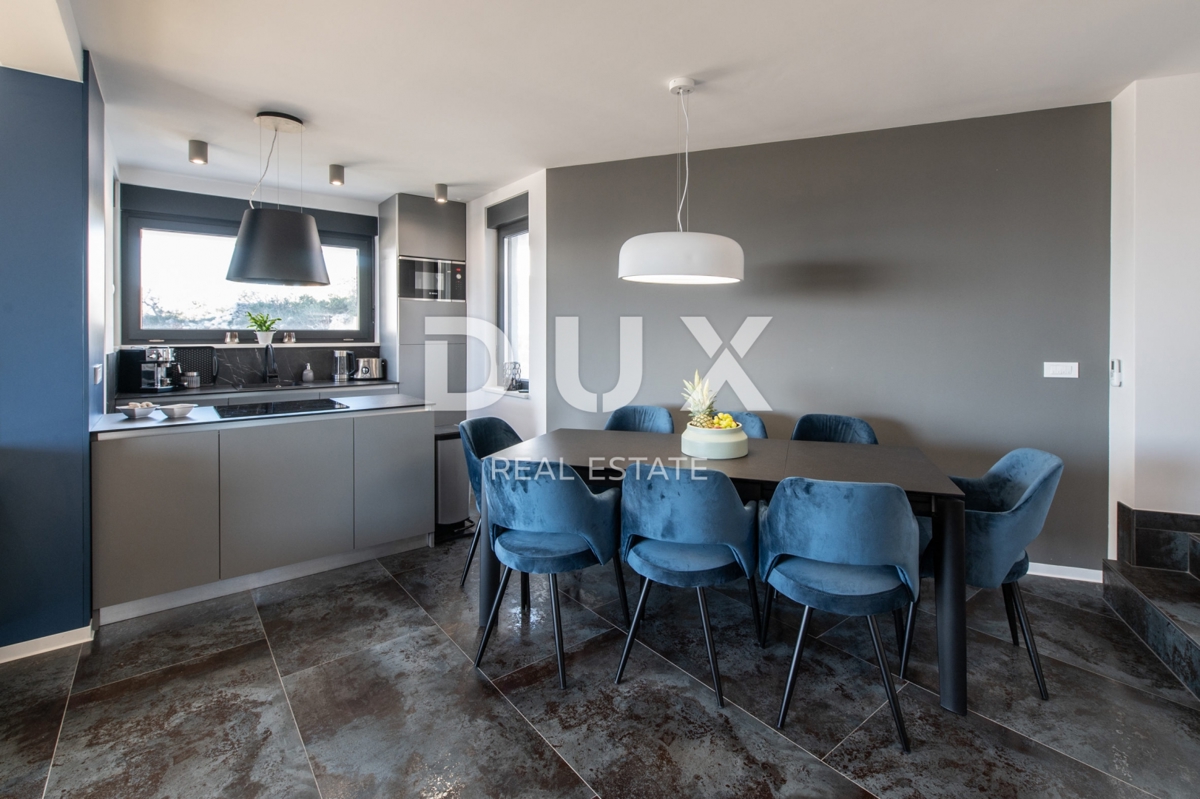 ISOLA DI PAG, NOVALJA - Villa con 5 camere da letto, piscina e sauna, 176,5 m2