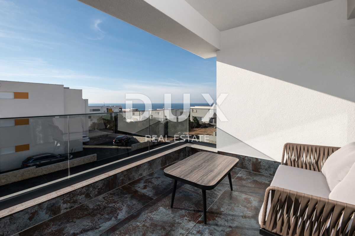 ISOLA DI PAG, NOVALJA - Villa con 5 camere da letto, piscina e sauna, 176,5 m2