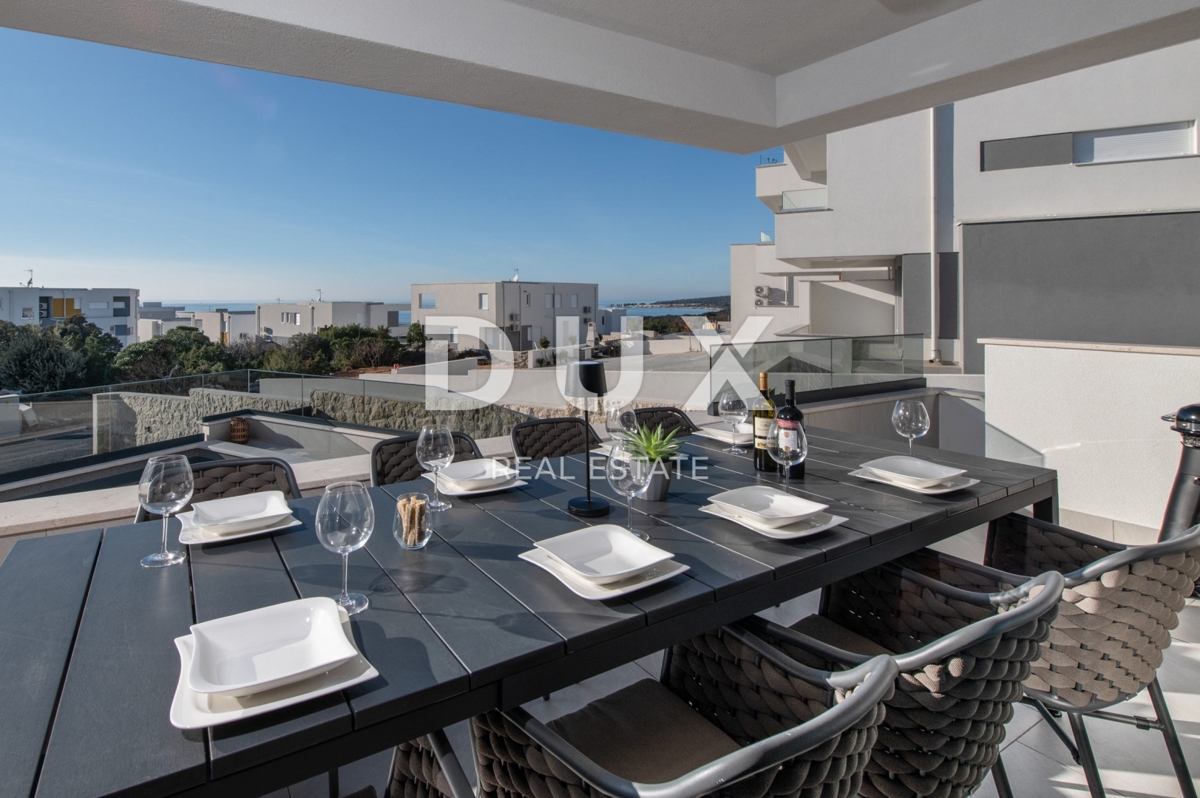 ISOLA DI PAG, NOVALJA - Villa con 5 camere da letto, piscina e sauna, 176,5 m2