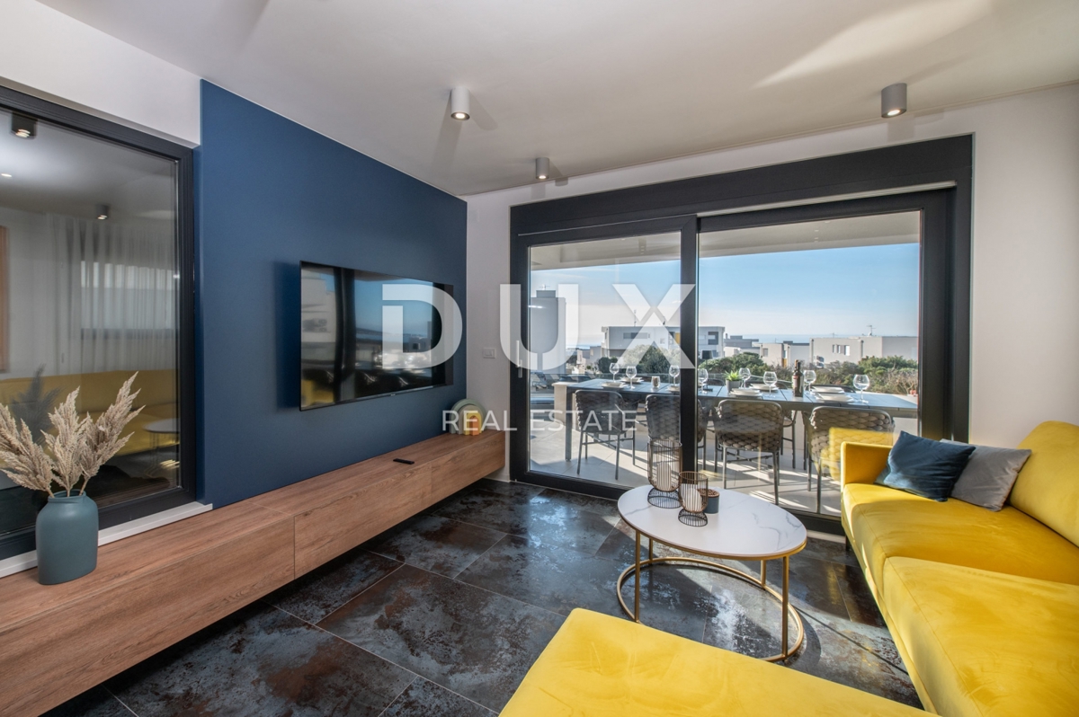 ISOLA DI PAG, NOVALJA - Villa con 5 camere da letto, piscina e sauna, 176,5 m2