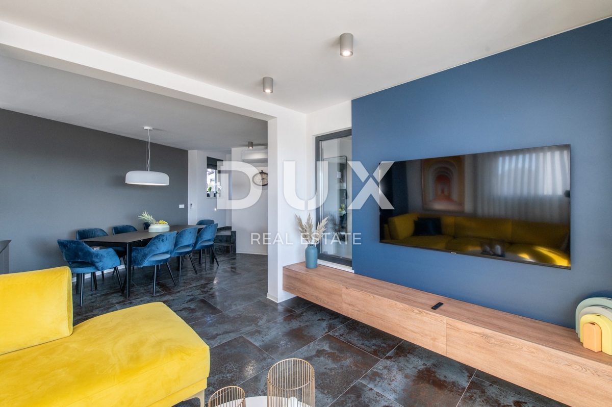 ISOLA DI PAG, NOVALJA - Villa con 5 camere da letto, piscina e sauna, 176,5 m2