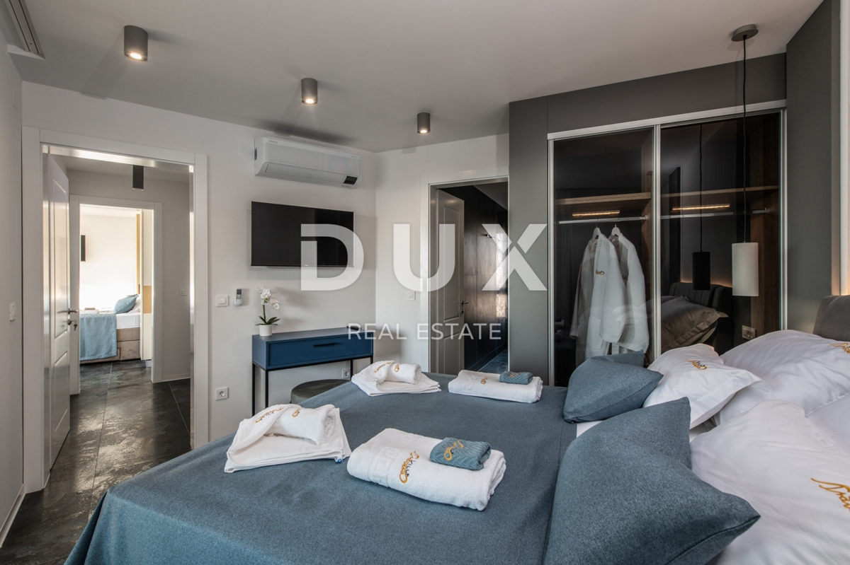 ISOLA DI PAG, NOVALJA - Villa con 5 camere da letto, piscina e sauna, 176,5 m2