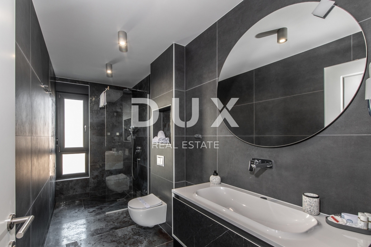 ISOLA DI PAG, NOVALJA - Villa con 5 camere da letto, piscina e sauna, 176,5 m2