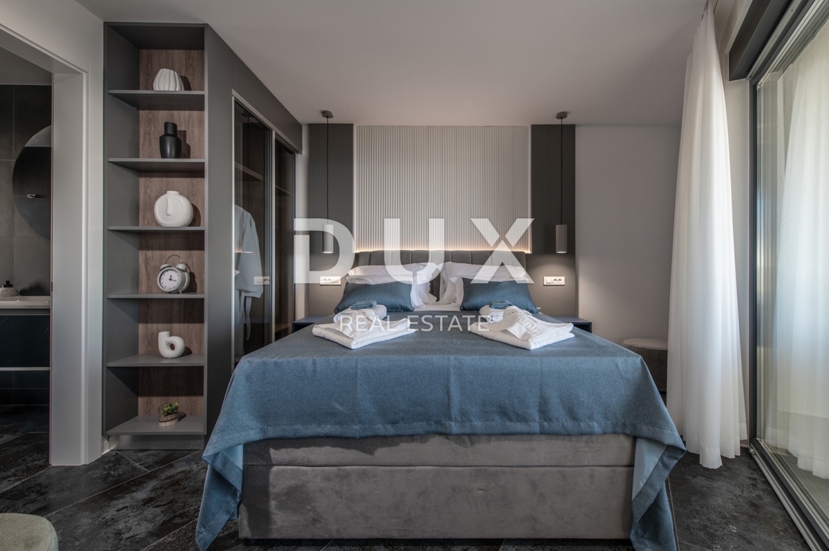 ISOLA DI PAG, NOVALJA - Villa con 5 camere da letto, piscina e sauna, 176,5 m2