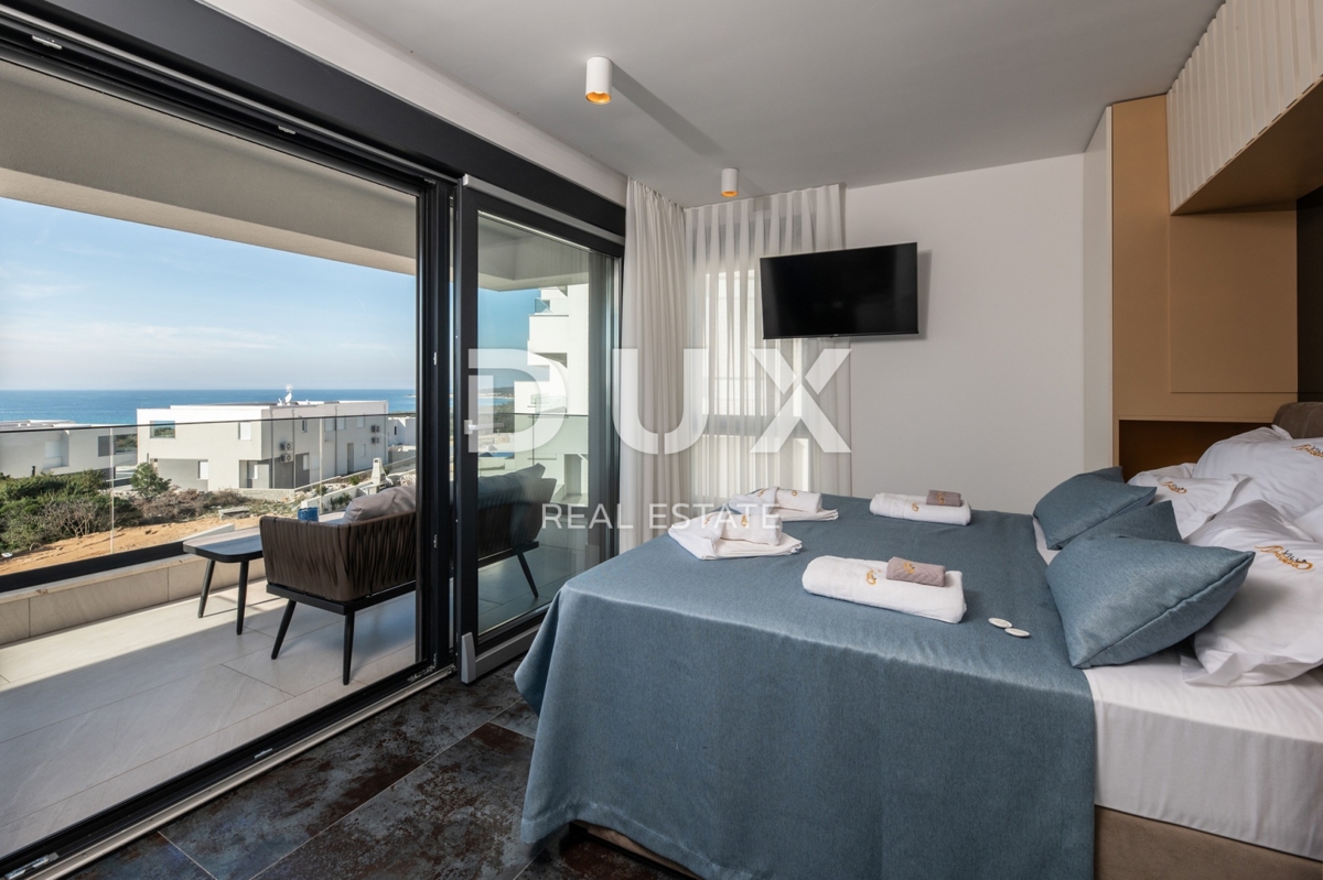 ISOLA DI PAG, NOVALJA - Villa con 5 camere da letto, piscina e sauna, 176,5 m2