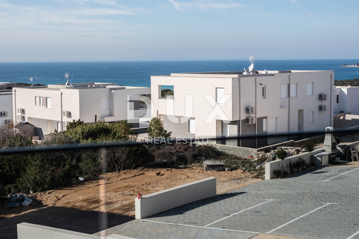 ISOLA DI PAG, NOVALJA - Villa con 5 camere da letto, piscina e sauna, 176,5 m2