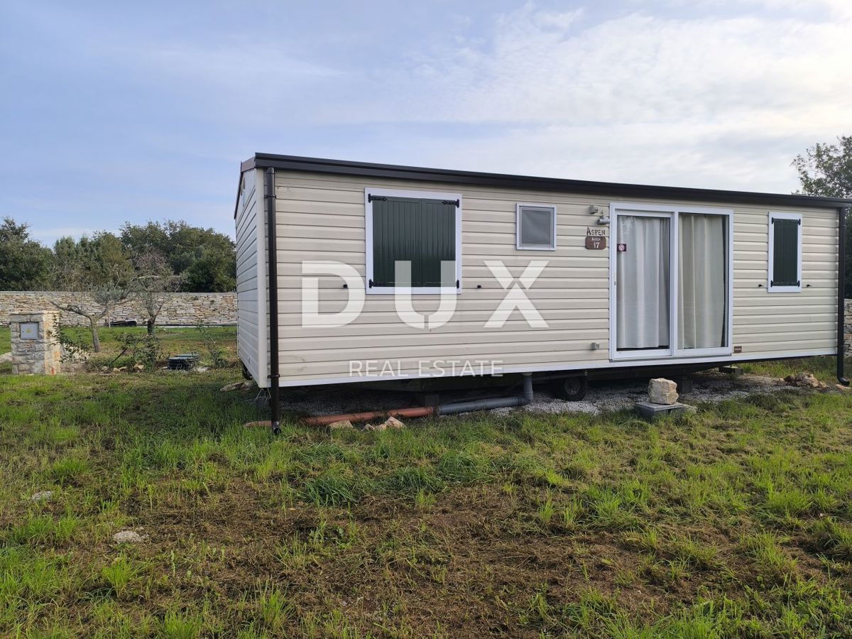 ISTRIA, PEROJ - Due case mobili su 1000 m2 - VICINO ALLA SPIAGGIA!!