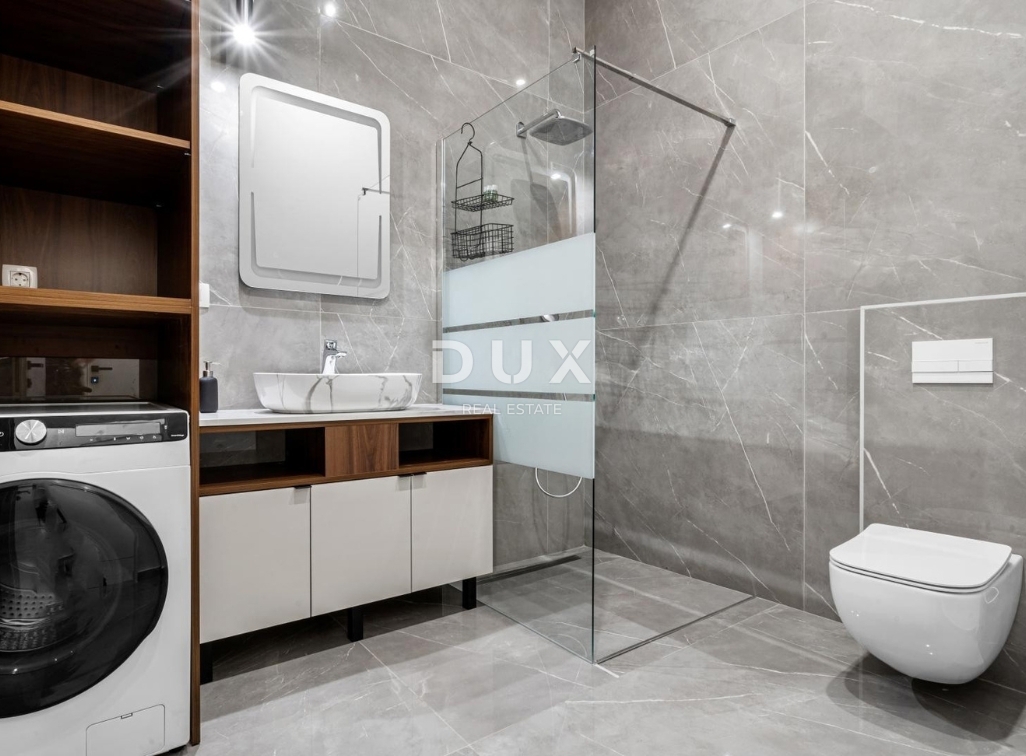 ABBAZIA, LOVRAN - appartamento con vista panoramica sul mare, terrazza e piscina in comune