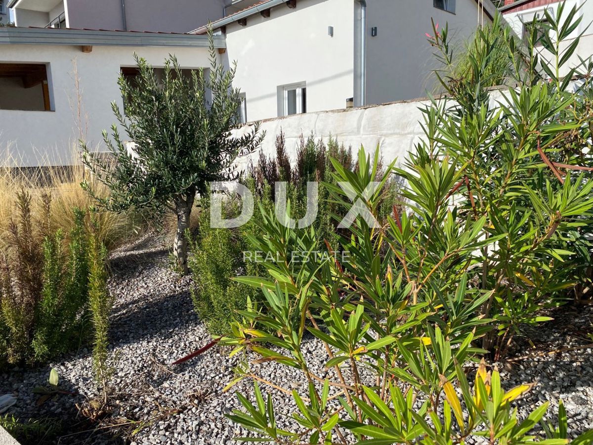 RIJEKA, KRIMEA - casa indipendente con vista mare + giardino! OPPORTUNITÀ!