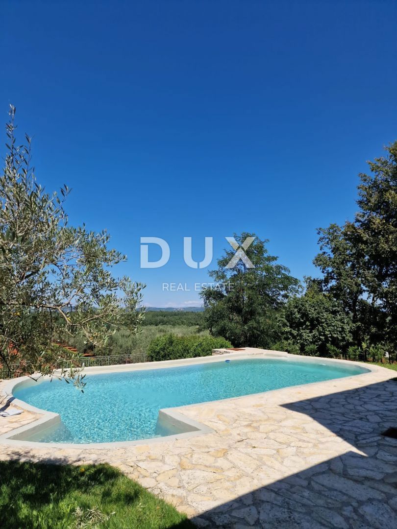ISTRIA, PARENZO - Bella casa in pietra con vista sul mare