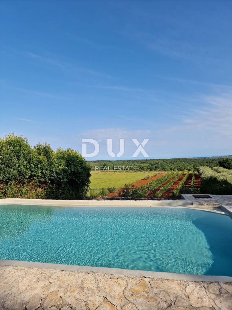 ISTRIA, PARENZO - Bella casa in pietra con vista sul mare