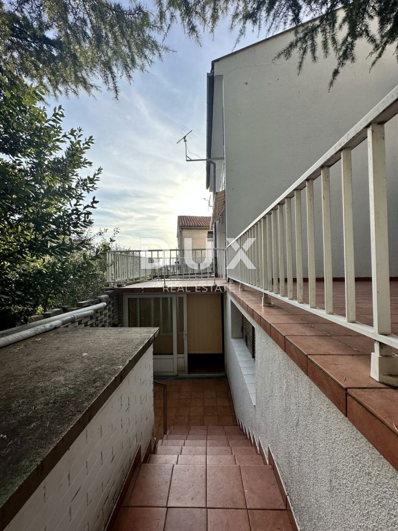 CRIKVENICA, SELCE - Casa nel centro di Selce, con vista mare