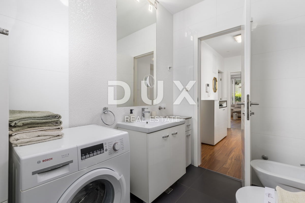 OPATIJA, IČIĆI - appartamento 79m2 con giardino in un edificio nuovo con piscina sul tetto, vista mare, parcheggio