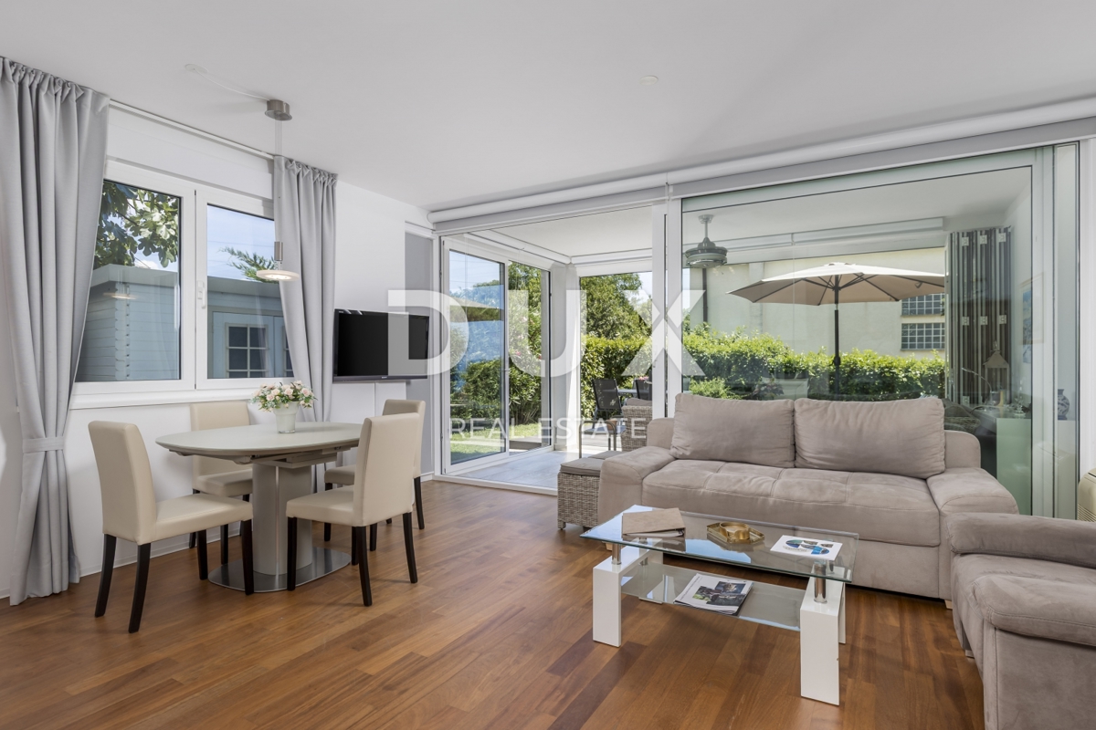 OPATIJA, IČIĆI - appartamento 79m2 con giardino in un edificio nuovo con piscina sul tetto, vista mare, parcheggio