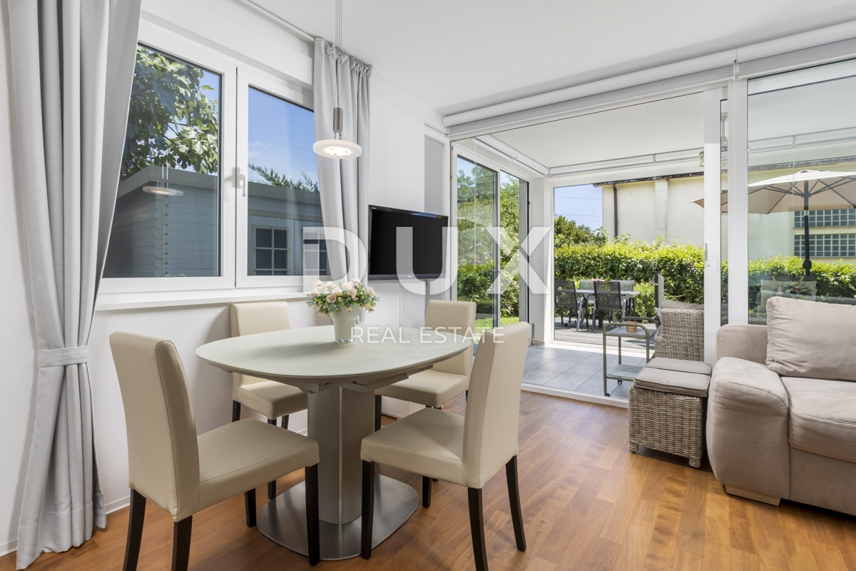 OPATIJA, IČIĆI - appartamento 79m2 con giardino in un edificio nuovo con piscina sul tetto, vista mare, parcheggio