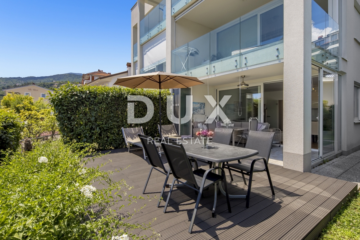 OPATIJA, IČIĆI - appartamento 79m2 con giardino in un edificio nuovo con piscina sul tetto, vista mare, parcheggio