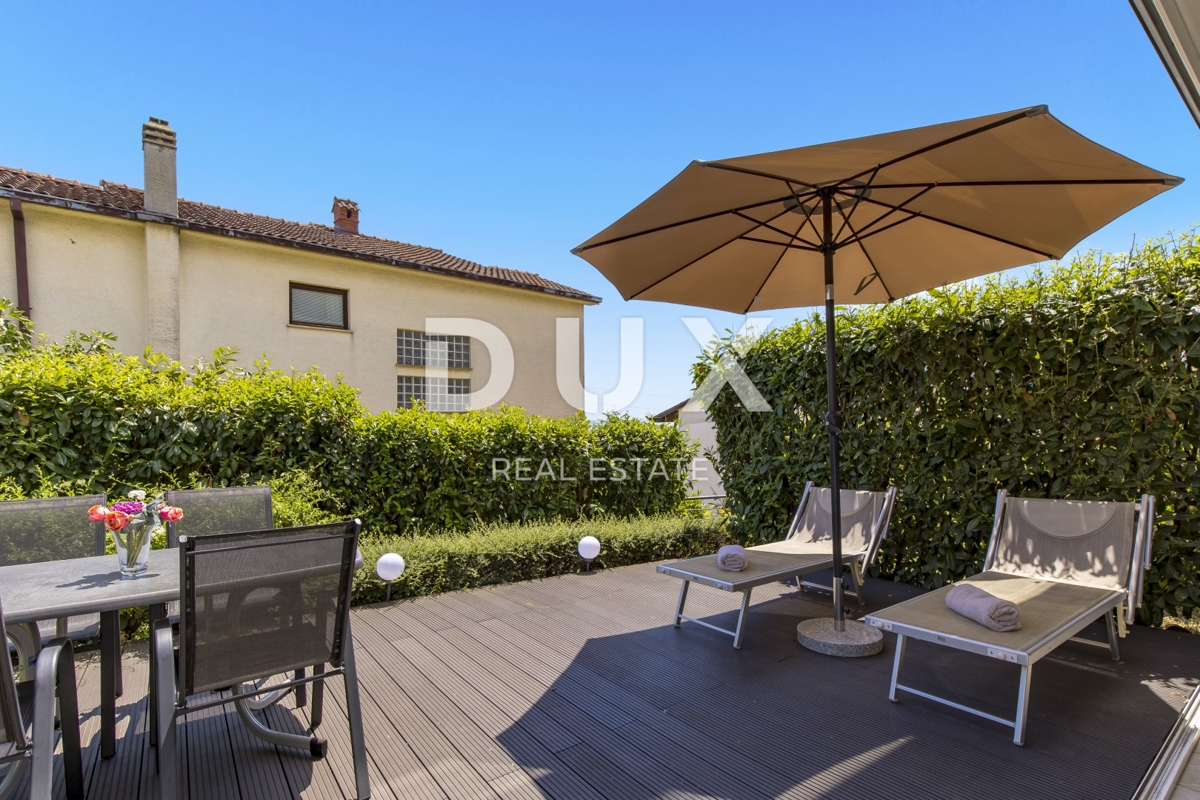 OPATIJA, IČIĆI - appartamento 79m2 con giardino in un edificio nuovo con piscina sul tetto, vista mare, parcheggio