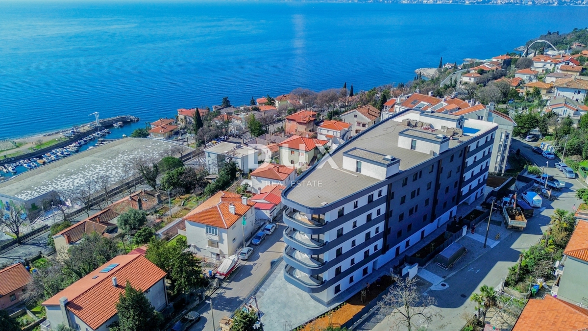 RIJEKA, KANTRIDA - Appartamento di 94 m2 in un lussuoso edificio di nuova costruzione a soli 250 metri dal mare con garage e vista panoramica sul mare