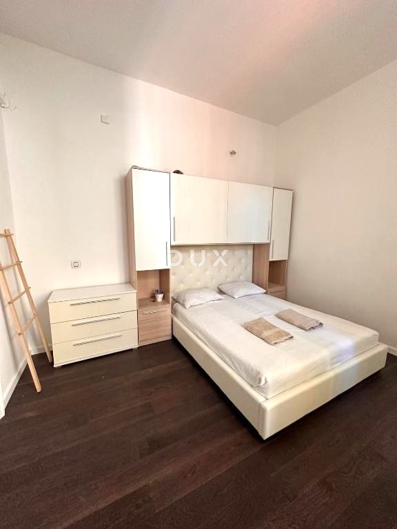 ISTRIA, POLA - Lussuoso appartamento con 5 camere da letto e 2 bagni - ZONA PEDONALE!!