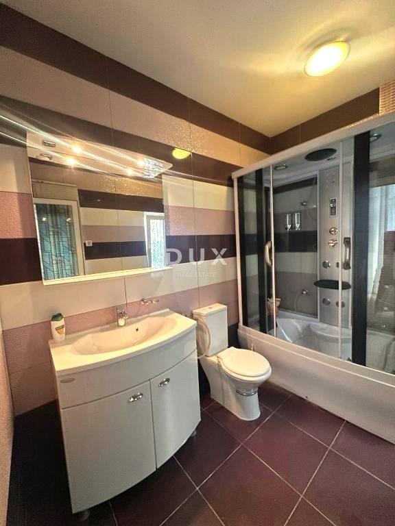 ISTRIA, POLA - Lussuoso appartamento con 5 camere da letto e 2 bagni - ZONA PEDONALE!!