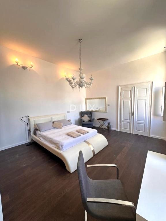 ISTRIA, POLA - Lussuoso appartamento con 5 camere da letto e 2 bagni - ZONA PEDONALE!!
