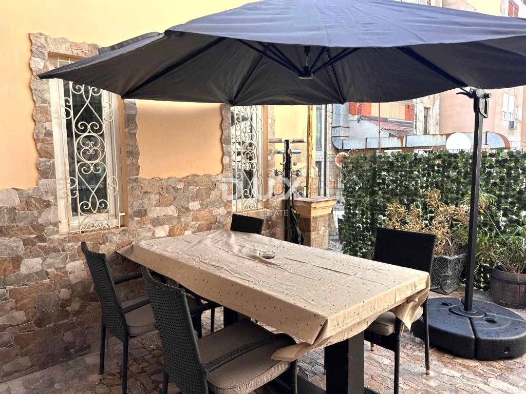 ISTRIA, POLA - Lussuoso appartamento con 5 camere da letto e 2 bagni - ZONA PEDONALE!!