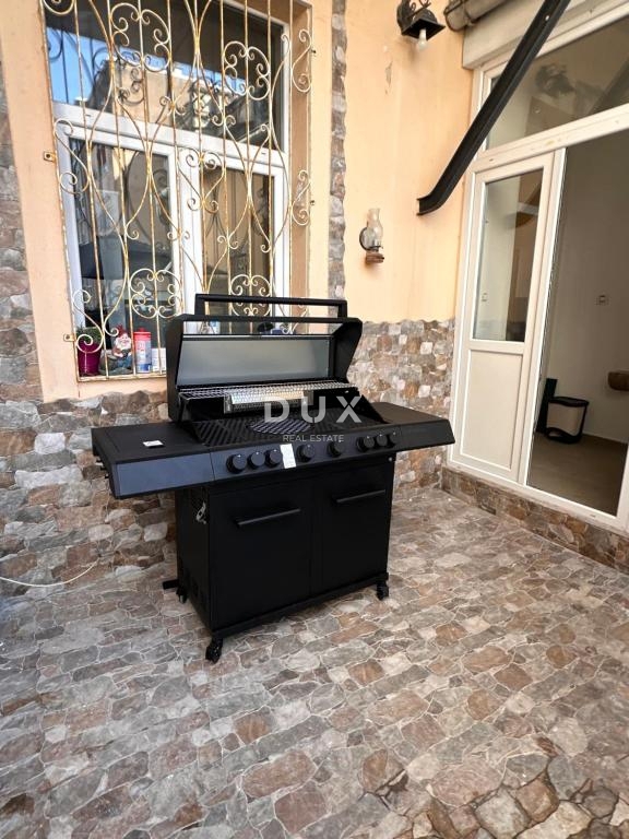 ISTRIA, POLA - Lussuoso appartamento con 5 camere da letto e 2 bagni - ZONA PEDONALE!!