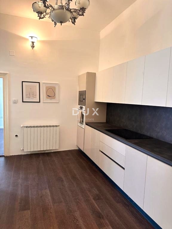 ISTRIA, POLA - Lussuoso appartamento con 5 camere da letto e 2 bagni - ZONA PEDONALE!!