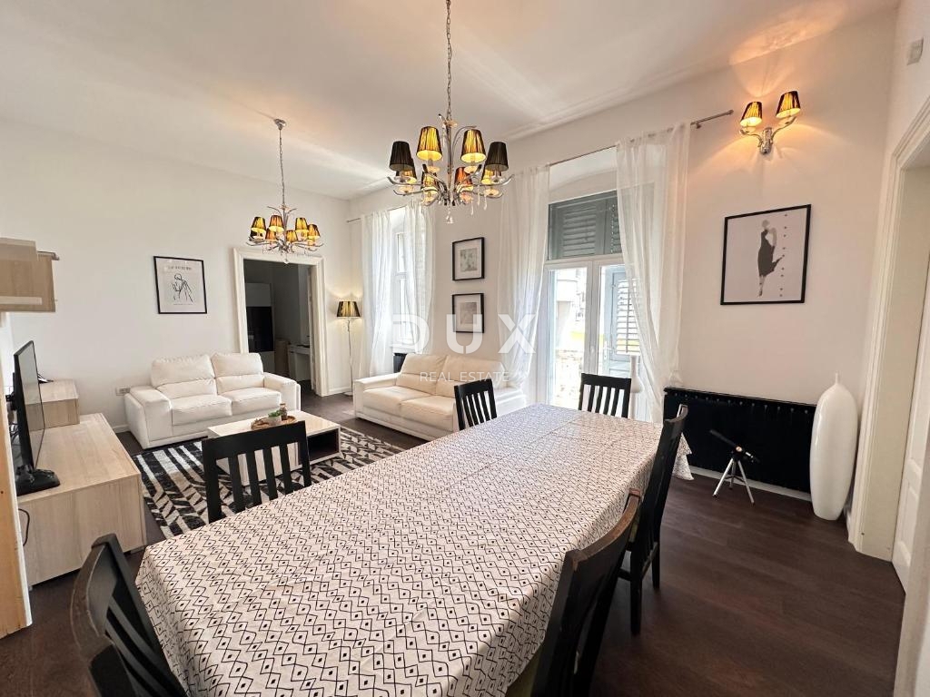 ISTRIA, POLA - Lussuoso appartamento con 5 camere da letto e 2 bagni - ZONA PEDONALE!!