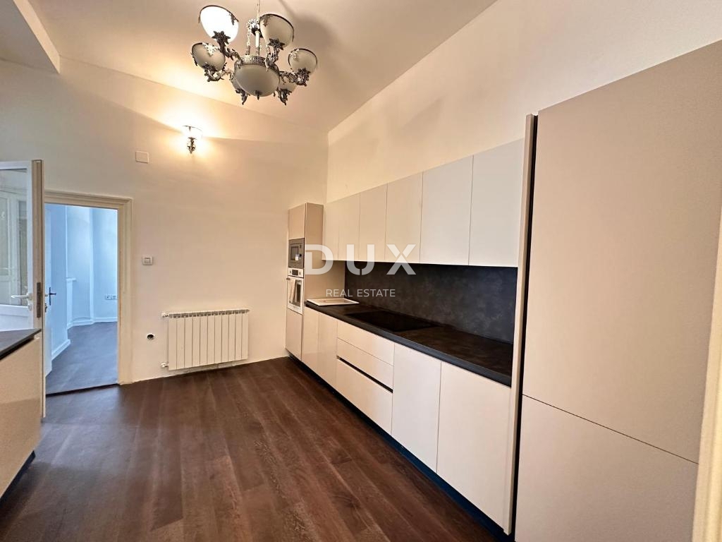 ISTRIA, POLA - Lussuoso appartamento con 5 camere da letto e 2 bagni - ZONA PEDONALE!!