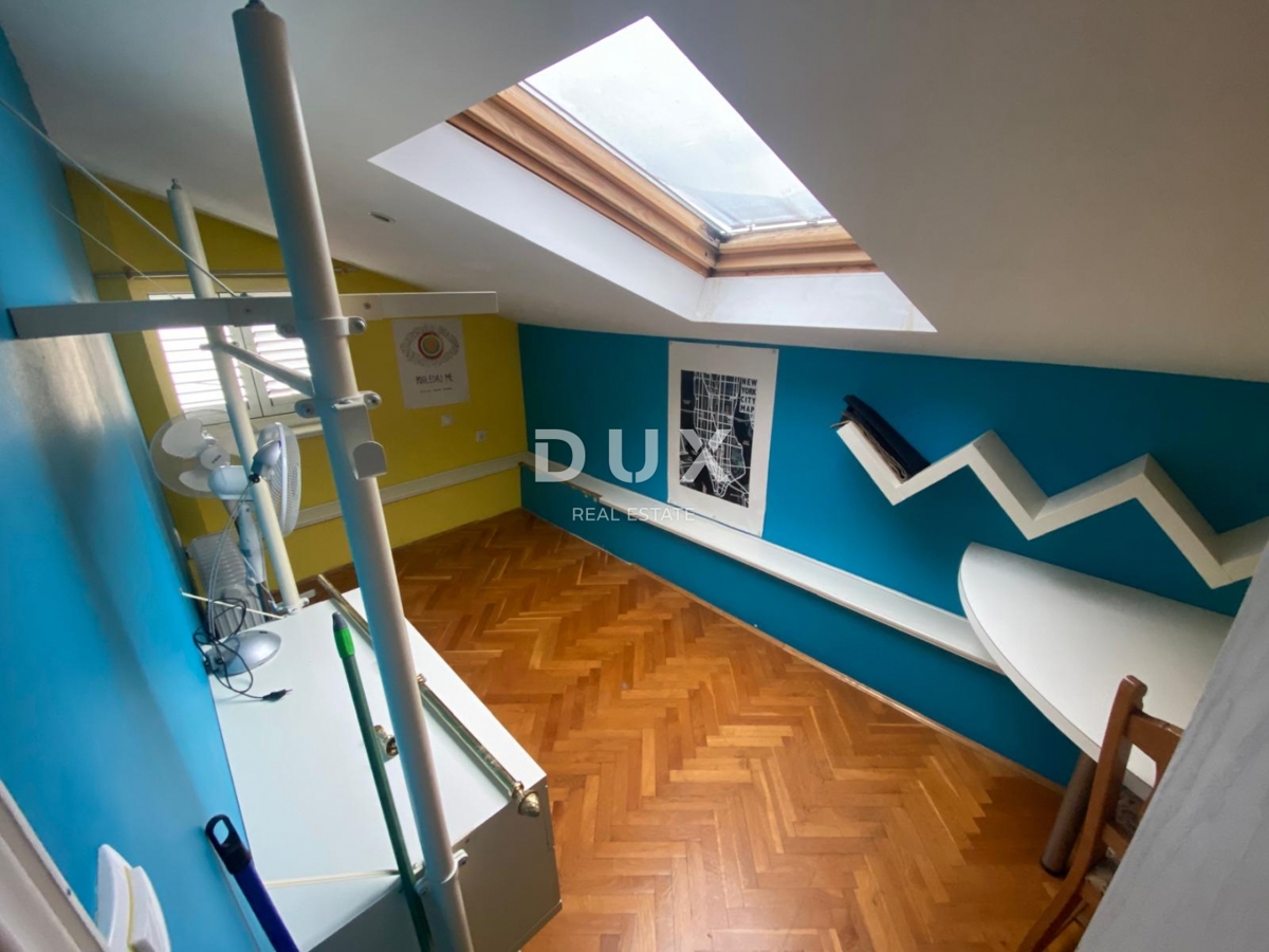 RIJEKA, TRSAT - appartamento 132 m2, 4 camere da letto + soggiorno con vista panoramica sul mare + appartamento aggiuntivo 31 m2! OCCASIONE!