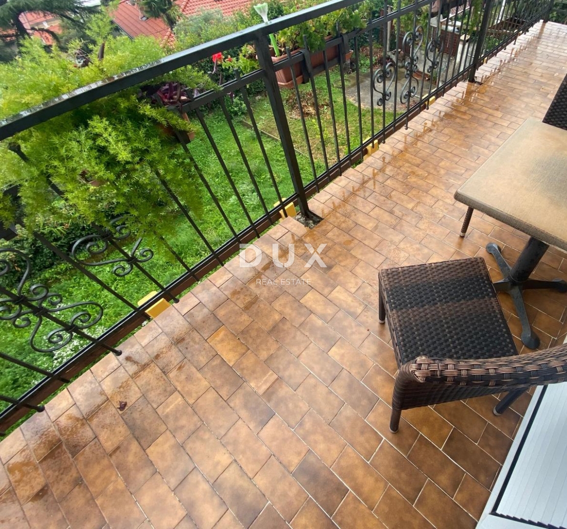 RIJEKA, TRSAT - appartamento 132 m2, 4 camere da letto + soggiorno con vista panoramica sul mare + appartamento aggiuntivo 31 m2! OCCASIONE!