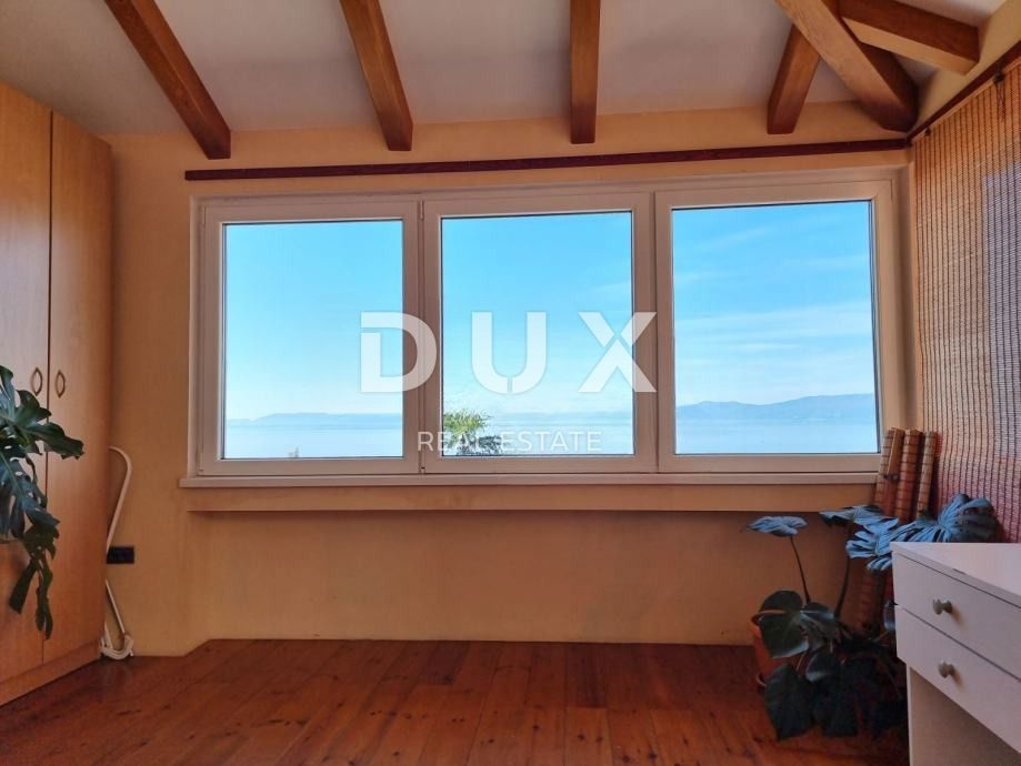 RIJEKA, TRSAT - appartamento 132 m2, 4 camere da letto + soggiorno con vista panoramica sul mare + appartamento aggiuntivo 31 m2! OCCASIONE!