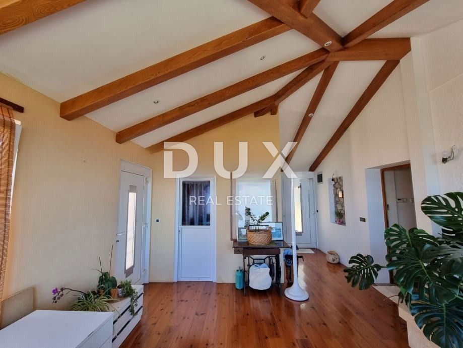 RIJEKA, TRSAT - appartamento 132 m2, 4 camere da letto + soggiorno con vista panoramica sul mare + appartamento aggiuntivo 31 m2! OCCASIONE!