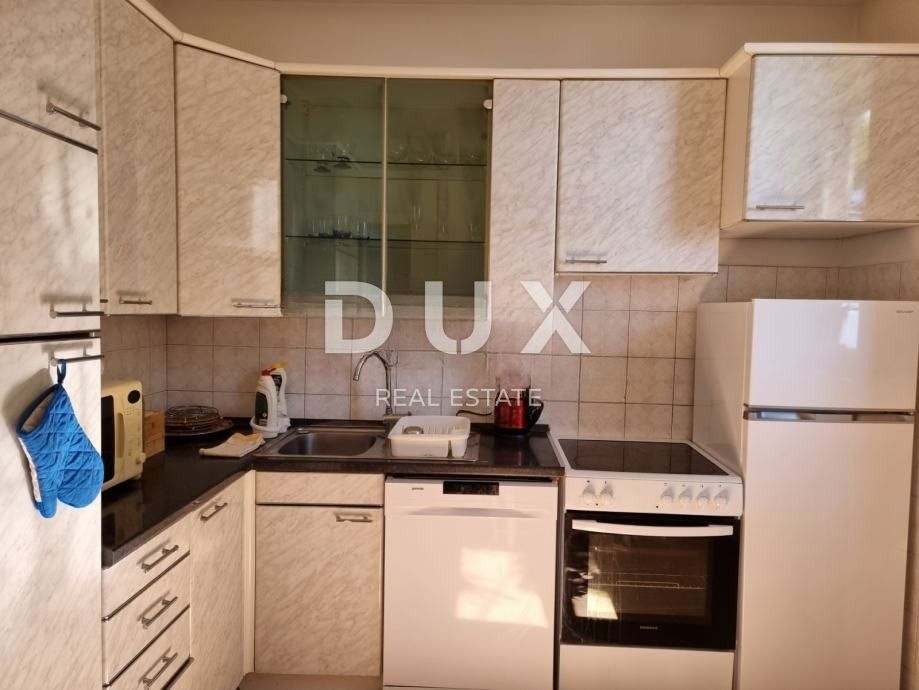 RIJEKA, TRSAT - appartamento 132 m2, 4 camere da letto + soggiorno con vista panoramica sul mare + appartamento aggiuntivo 31 m2! OCCASIONE!