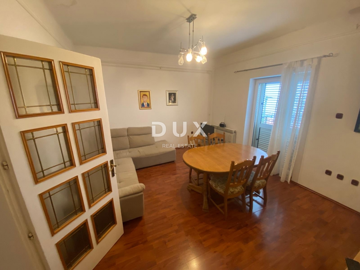 RIJEKA, TRSAT - appartamento 132 m2, 4 camere da letto + soggiorno con vista panoramica sul mare + appartamento aggiuntivo 31 m2! OCCASIONE!