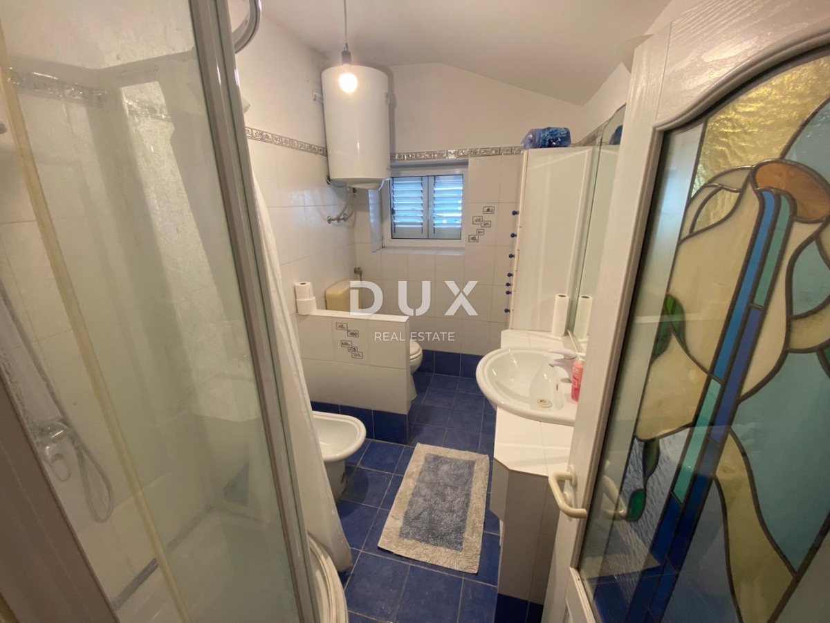 RIJEKA, TRSAT - appartamento 132 m2, 4 camere da letto + soggiorno con vista panoramica sul mare + appartamento aggiuntivo 31 m2! OCCASIONE!