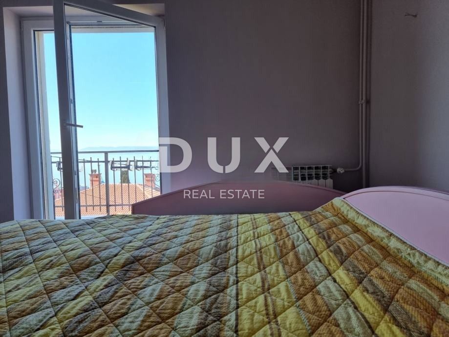 RIJEKA, TRSAT - appartamento 132 m2, 4 camere da letto + soggiorno con vista panoramica sul mare + appartamento aggiuntivo 31 m2! OCCASIONE!