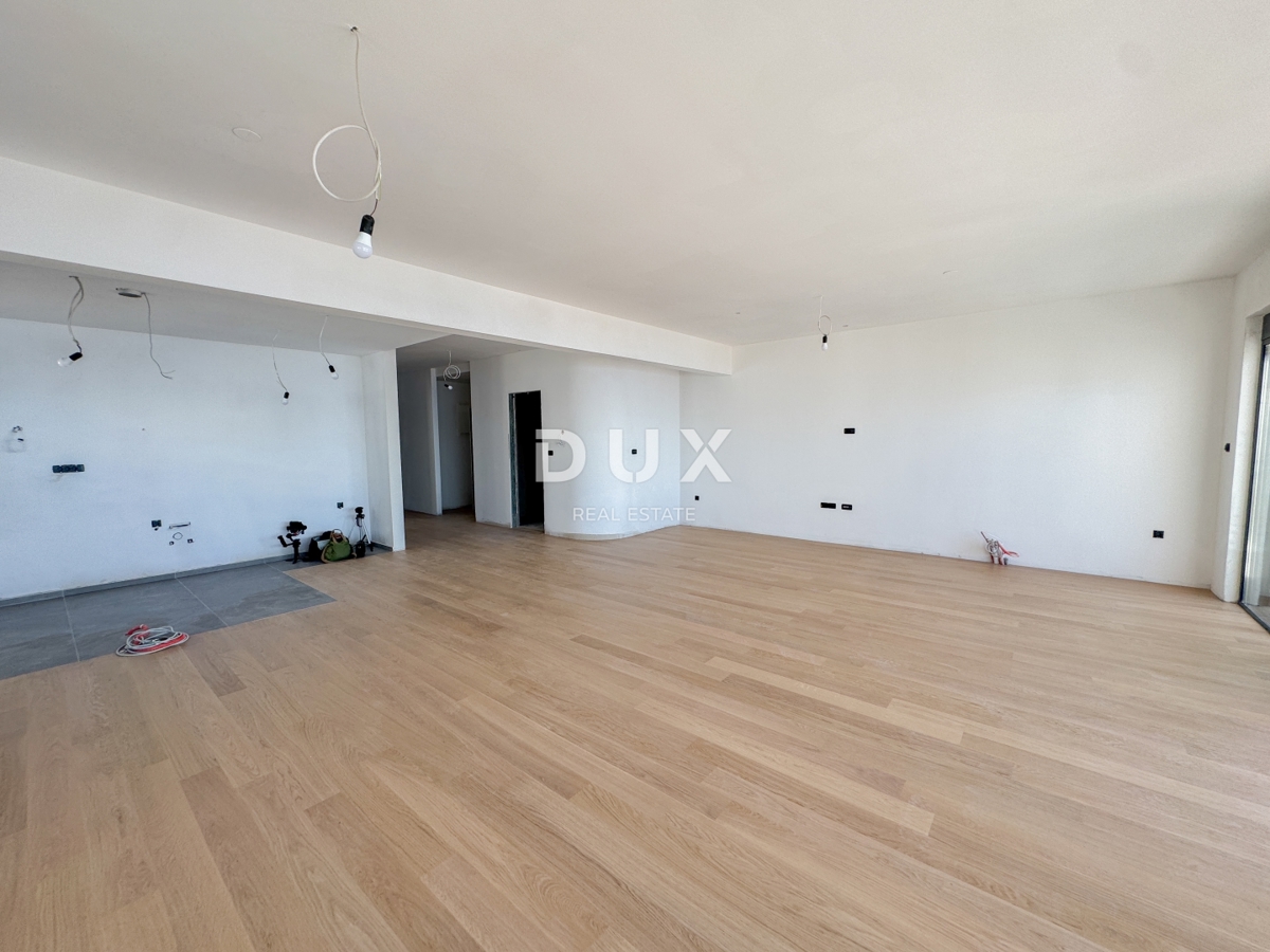 RIJEKA, KANTRIDA - Appartamento di 141 m2 in un lussuoso edificio di nuova costruzione a soli 250 metri dal mare con garage e vista panoramica sul mare