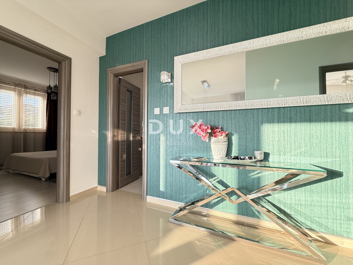 NOVI VINODOLSKI, DINTORNI - appartamento moderno in seconda fila al mare con piscina, parcheggio e giardino in comune