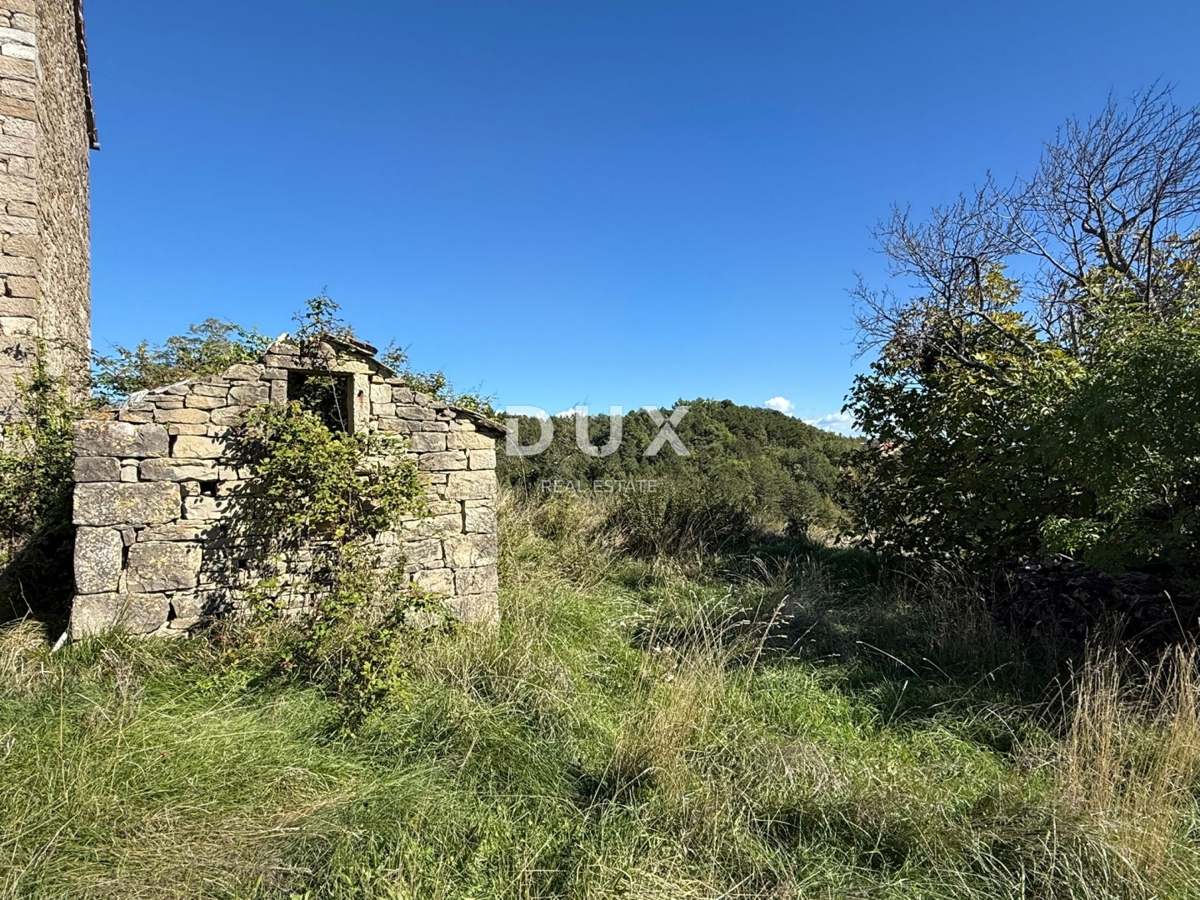 ISTRIA, GROŽNJAN - Casa indipendente in pietra con vista mare