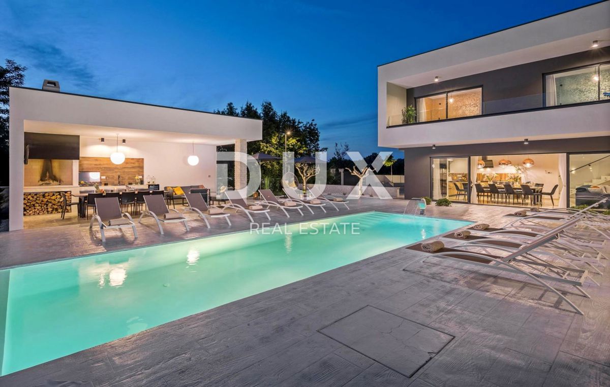 ISTRIA, ROVIGNO - Villa di architettura moderna