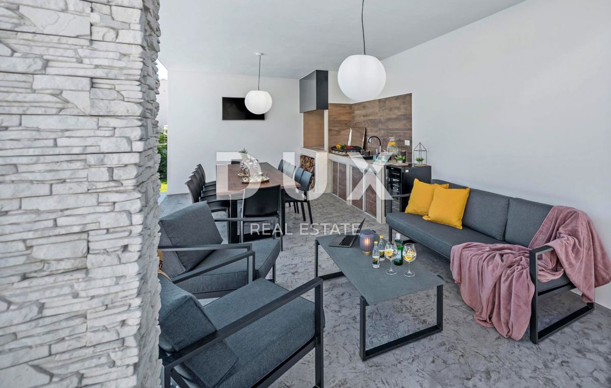 ISTRIA, ROVIGNO - Villa di architettura moderna