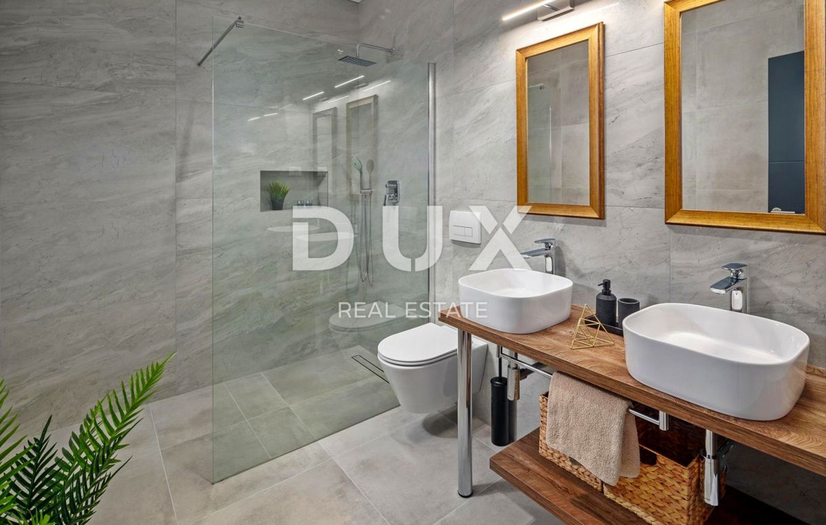 ISTRIA, ROVIGNO - Villa di architettura moderna