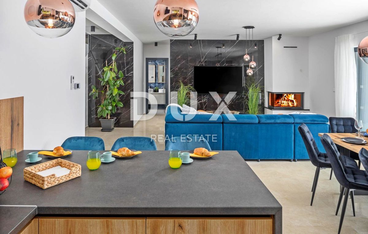 ISTRIA, ROVIGNO - Villa di architettura moderna