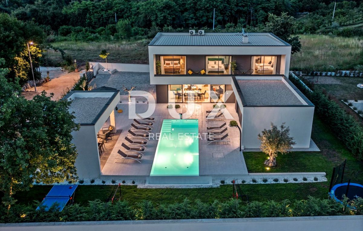 ISTRIA, ROVIGNO - Villa di architettura moderna