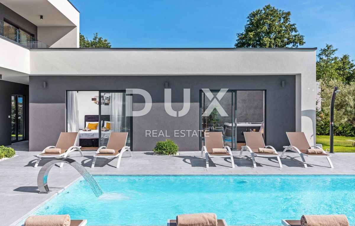 ISTRIA, ROVIGNO - Villa di architettura moderna