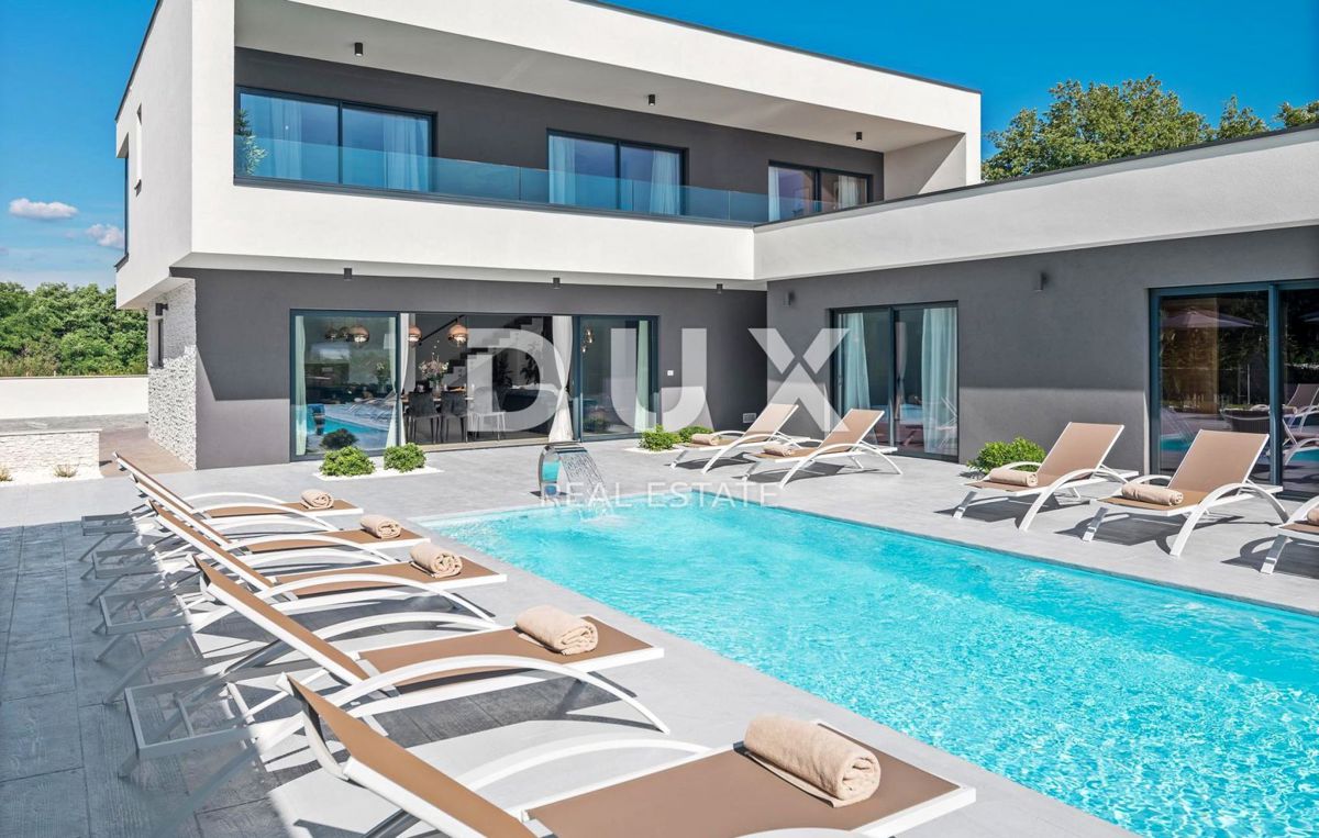 ISTRIA, ROVIGNO - Villa di architettura moderna